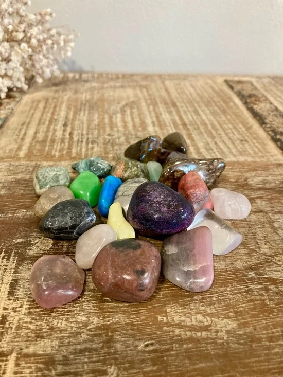 Lot of 24 Pieces Polished Rocks - Instant Rock Collection - Picture 9 of 14